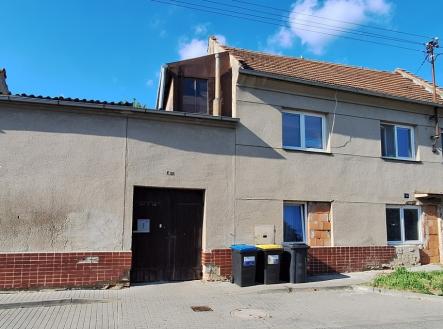 Pohled na dům | Prodej - dům/vila, 100 m²