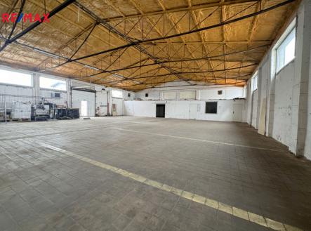 Pronájem - skladovací prostor, 400 m²
