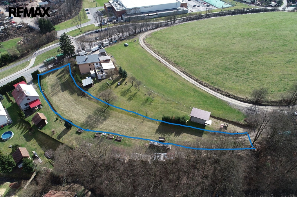 celkový pohled na pozemek