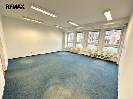 img-4523.jpeg | Pronájem - kanceláře, 43 m²