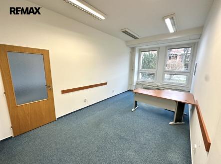 img-4516.jpeg | Pronájem - kanceláře, 21 m²