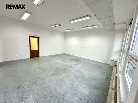 img-4510.jpeg | Pronájem - kanceláře, 45 m²