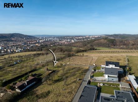 Prodej - pozemek pro bydlení, 748 m² obrázek