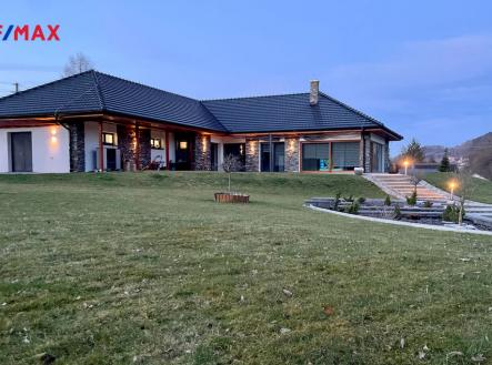 48dfd85a-b4ad-4e0f-bf1b-39ba22d8eb73.jpg | Prodej - dům/vila, 255 m²