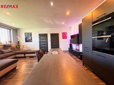 img-9898.jpg | Prodej - obchodní prostor, 288 m²