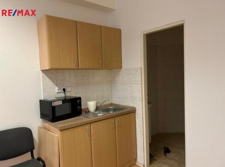 obrazek-whatsapp-2025-06-01-v-14.42.00-c4e1e822.jpg | Pronájem - jiné, 25 m²