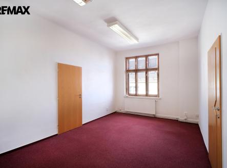 +420 604 191 744 I denisa.myslivcova@re-max.cz | Pronájem - kanceláře, 90 m²