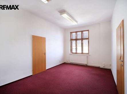 +420 604 191 744 I denisa.myslivcova@re-max.cz | Pronájem - kanceláře, 90 m²