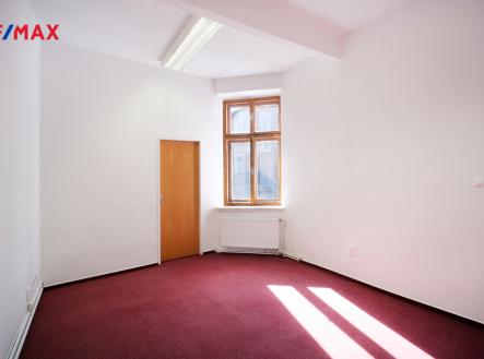 +420 604 191 744 I denisa.myslivcova@re-max.cz | Pronájem - kanceláře, 20 m²