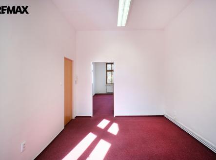+420 604 191 744 I denisa.myslivcova@re-max.cz | Pronájem - kanceláře, 20 m²