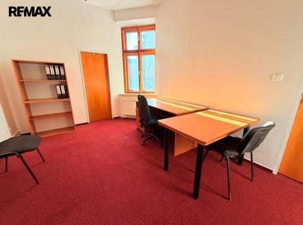 +420 604 191 744 I denisa.myslivcova@re-max.cz | Pronájem - kanceláře, 20 m²