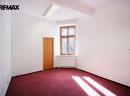 +420 604 191 744 I denisa.myslivcova@re-max.cz | Pronájem - kanceláře, 20 m²