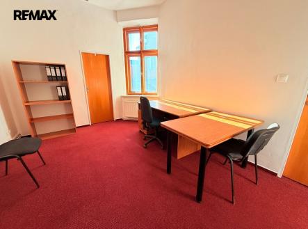 +420 604 191 744 I denisa.myslivcova@re-max.cz | Pronájem - kanceláře, 20 m²
