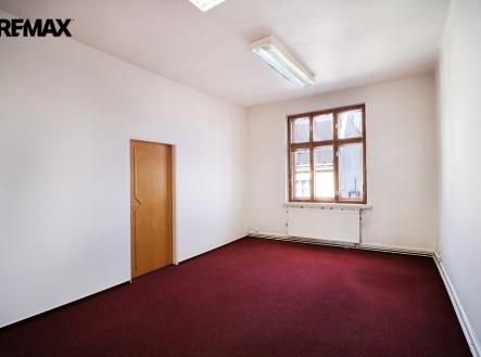 +420 604 191 744 I denisa.myslivcova@re-max.cz | Pronájem - kanceláře, 41 m²