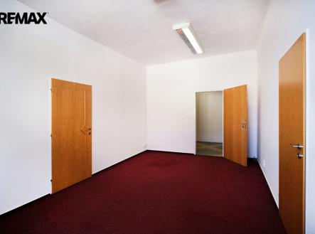 +420 604 191 744 I denisa.myslivcova@re-max.cz | Pronájem - kanceláře, 41 m²
