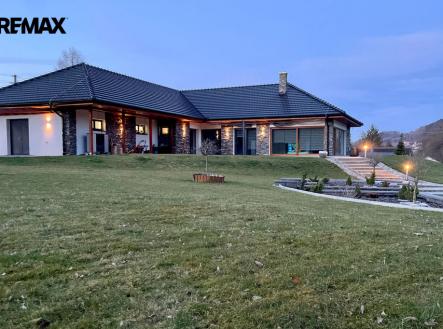 48dfd85a-b4ad-4e0f-bf1b-39ba22d8eb73.jpg | Prodej - dům/vila, 255 m²