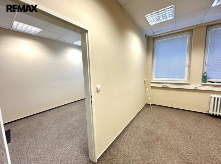 img-1217.jpeg | Pronájem - kanceláře, 31 m²