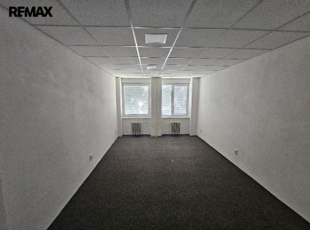 20240409-103016-resized.jpg | Pronájem - kanceláře, 18 m²
