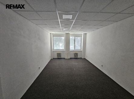 20240409-103016-resized.jpg | Pronájem - kanceláře, 18 m²