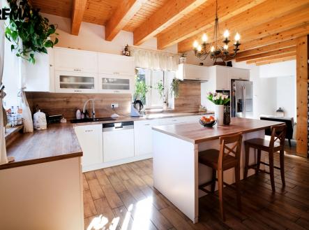 Denisa Myslivcová / 604 191 744 | Prodej - dům/vila, 253 m²