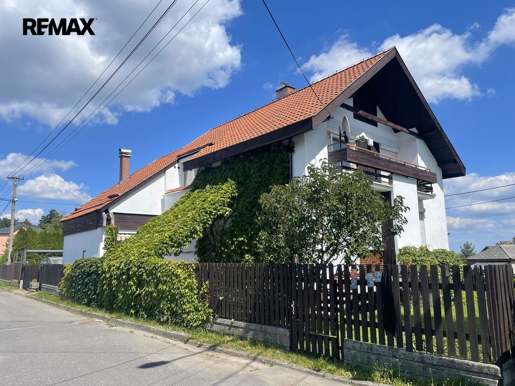 +420 604 191 744 I denisa.myslivcova@re-max.cz