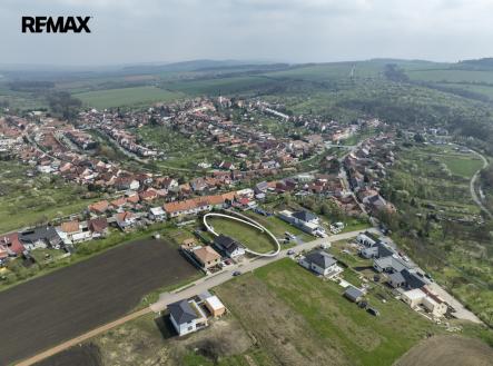 ostr-lhot-202.jpg | Prodej - pozemek pro bydlení, 1 530 m²