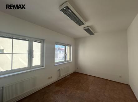 img-4733.jpeg | Pronájem - kanceláře, 19 m²