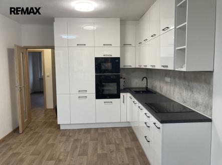 +420 604 191 744 I denisa.myslivcova@re-max.cz | Pronájem bytu, 4+kk, 70 m²
