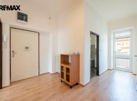 vstupní prostor a chodba | Pronájem bytu, 2+1, 86 m²