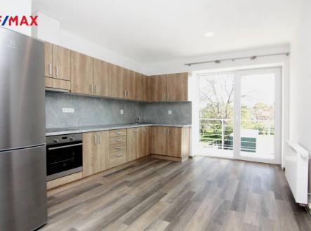 kuchyň s terasou 13,80 m2 - JV | Pronájem bytu, 3+1, 86 m²