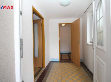 zádveří se šatnou | Pronájem bytu, 3+kk, 80 m²