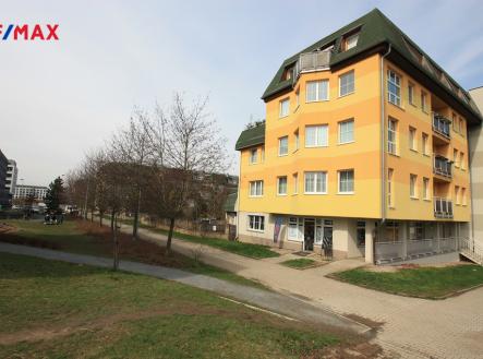 pohled na dům | Prodej - obchodní prostor, 141 m²