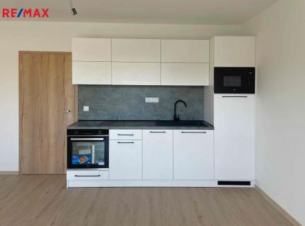 img-91211.jpg | Pronájem bytu, 1+kk, 27 m²