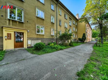pohled na dům | Prodej bytu, 2+1, 60 m²