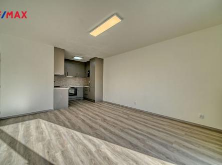 3-2.jpg | Pronájem bytu, 2+kk, 57 m²