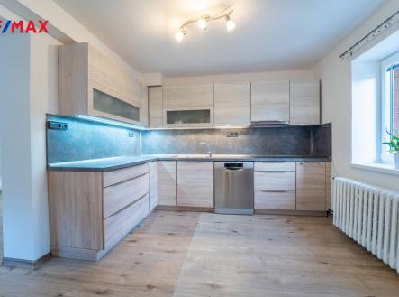 kuchyň se spotřebiči | Prodej - dům/vila, 180 m²