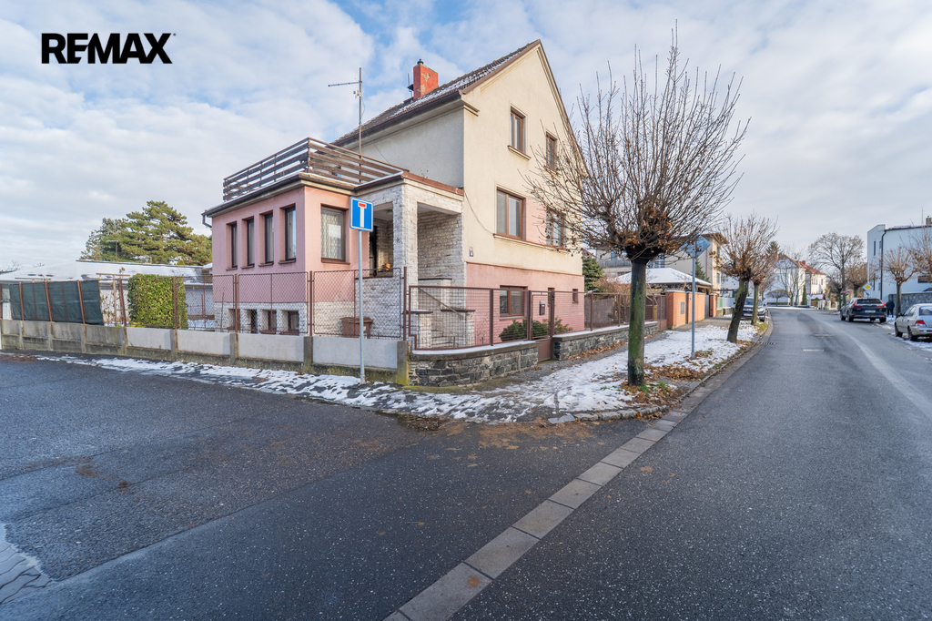 boční pohled na dům