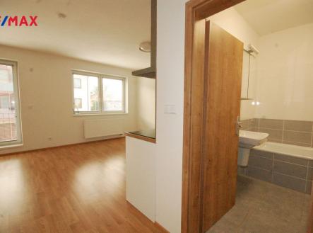 dsc-0151.jpg | Pronájem bytu, 1+kk, 38 m²