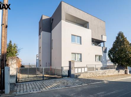 Venkovní budova | Pronájem bytu, 3+kk, 106 m²