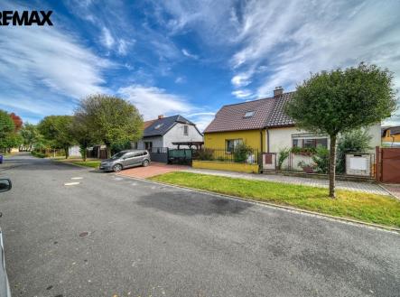 pohled na dům z ulice | Prodej - dům/vila, 134 m²