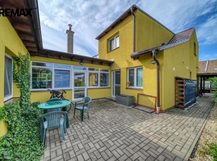 pohled na dům | Prodej - dům/vila, 134 m²