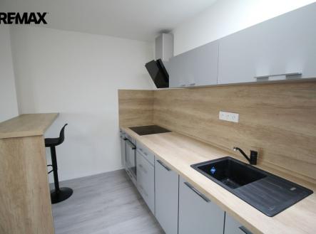 img-9070-1.jpg | Pronájem bytu, 1+kk, 34 m²