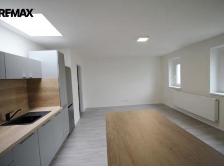 img-9072-1.jpg | Pronájem bytu, 1+kk, 34 m²