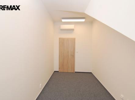 dsc-0008-1.jpg | Pronájem - kanceláře, 12 m²