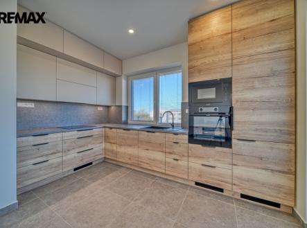 dsc-3045-12-1.jpg | Pronájem bytu, 2+kk, 1 229 m²