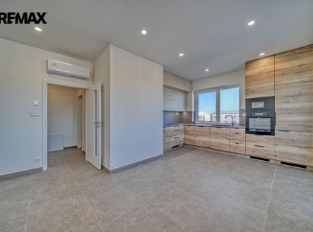 dsc-3036-11-1.jpg | Pronájem bytu, 2+kk, 1 229 m²