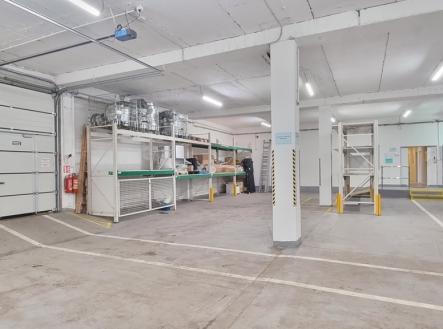 Interiér haly | Pronájem - skladovací prostor, 363 m²
