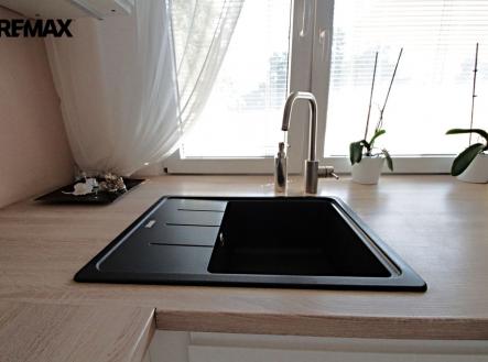 img-34101.jpg | Pronájem bytu, 3+kk, 68 m²