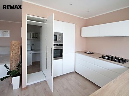 img-34481.jpg | Pronájem bytu, 3+kk, 68 m²