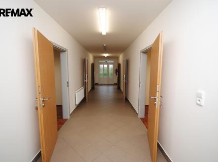 dsc-0471-1.jpg | Prodej - kanceláře, 226 m²